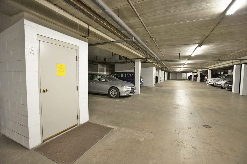 Heated underground parking (1 stall included!)